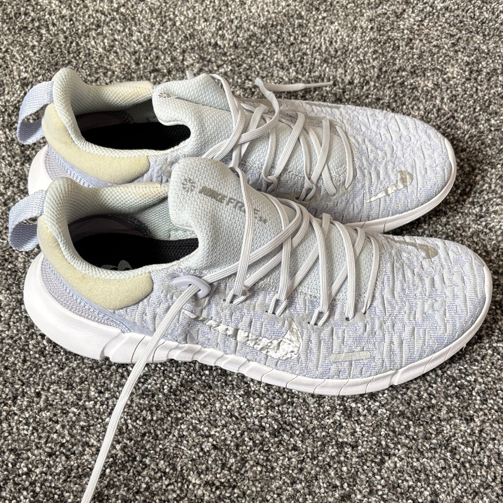 Nike Free 5.0 Running Shoes - Picture 2 of 4